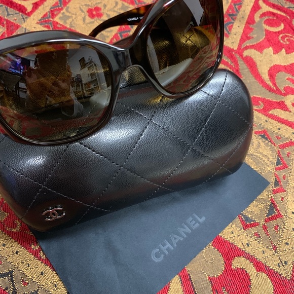 💫CHANEL POLARIZED SUN GLASSES😎💛 - Picture 7 of 10